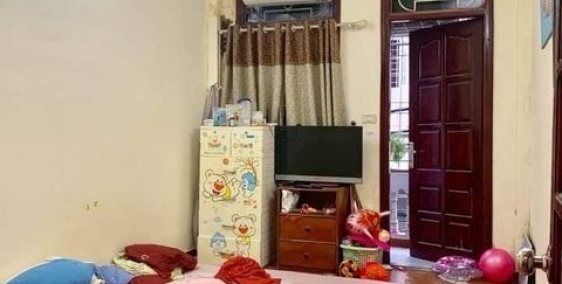 Nhà 30m2 phố Đốc Ngữ gần đường ô tô giá 3.8 tỷ