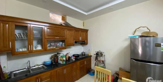 Nhà ở ngay Yên Hòa, Cầu Giấy 46m2, MT 5m, gần sân bóng, giá 4.15 tỷ