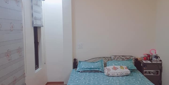 Nhà phân lô Nguyễn Văn Huyên vỉa hè, thảm nhựa 40m2, 5 tầng giá bất ngờ.