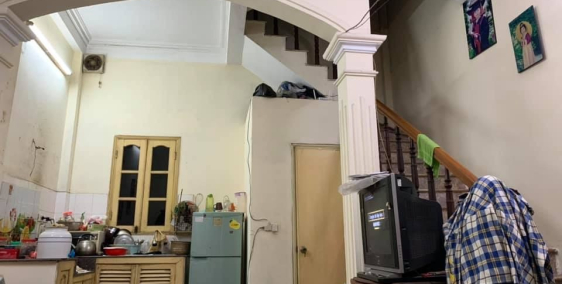 Nhà 4tầng phố Tôn Thất Tùng, trung tâm quận, diện tích 43m2, giá 3.1 tỷ