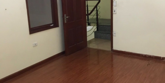 Cần bán nhà 4 tầng x 45m ngõ Yên Lãng, Đống Đa. Mt: 8,5 m, KD được. 4,3 tỷ. SĐCC