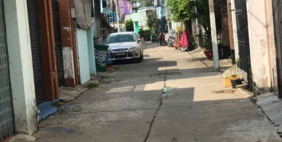 Bán gấp căn nhà 2 mặt tiền đường hẽm Nguyễn Văn Quá, Chính chủ, SHR, Hẽm Xe Hơi