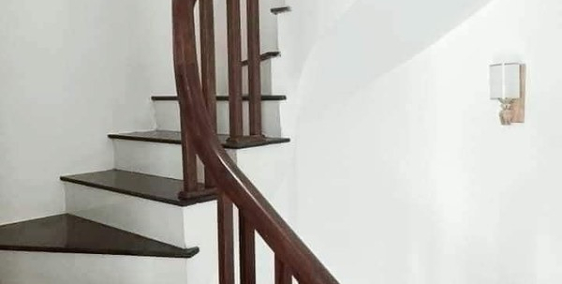 Bán nhà Phú Gia Phú Thượng Tây Hồ 35m2 xây 5 tầng, gần đường ô tô giá 2.4 tỷ