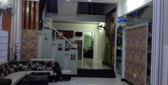 Nhà Lạc Long Quân NỞ HẬU, NHỈNH 3 tỷ, 41m2, 5 tầng, 20m BÃI Ô TÔ