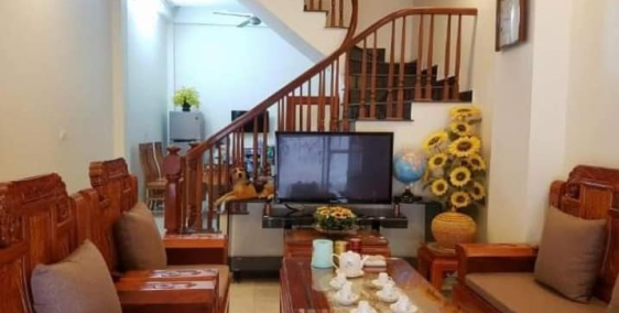 Bán nhà Võ Chí Công, 35m2, 5T, MT 3.5m, ngõ thông, gần Hồ Tây, nhỉnh 4 tỷ.