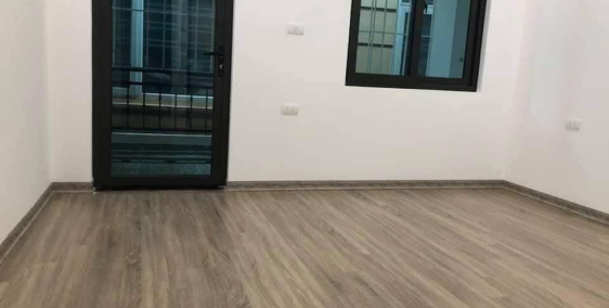 Ngã Tư Sở - Royal City - 40m2 x 5 tầng - MT 4m - 3,5 tỷ (Thương lượng)