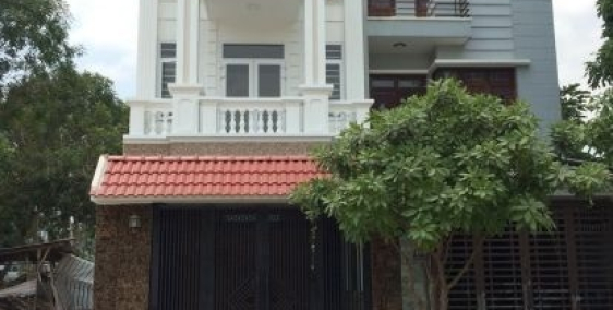 Cần bán nhà dĩ an 2 Lầu 1 Trệt Gần Trung Tâm TP. Thủ Dầu Một.