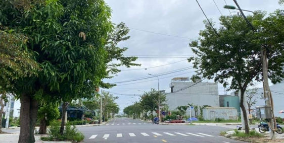 Bán lô đường 10m5 Bùi Trang Chước, lô kẹp cống, Hòa Xuân, Đà Nẵng