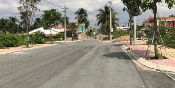 Cần bán nhanh đất nằm ngay 2 MT đường lớn nhất khu vực TT Bến Lức