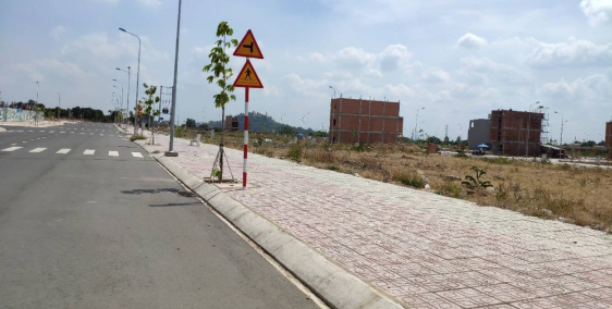 Bán gấp 5 lô đất đường NGUYỄN KHOA ĐĂNG, Q.2 - Chỉ 1.6 TỶ /nền(5x16m), có SHR