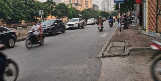 Chỉ hơn 5 tỷ có ngay nhà 55m, 5 tầng khu phân lô quân đội, dân trí cao, cách ô