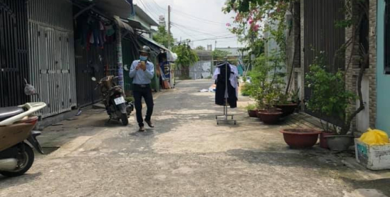 Nhà ấp 4 XTT.1 trệt 1 lầu. DT 4x7. đường nhựa 7m không lộ giới. Gía bán 890