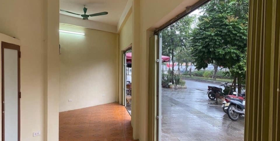 cho thuê cửa hàng hai mặt phố Thượng Thanh và Ngô Gia Tự