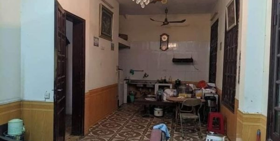 Cần cho thuê nhà 4 tầng x 75m Mặt Phố Lạc Long Quân, Tây Hồ, 18 tr/tháng