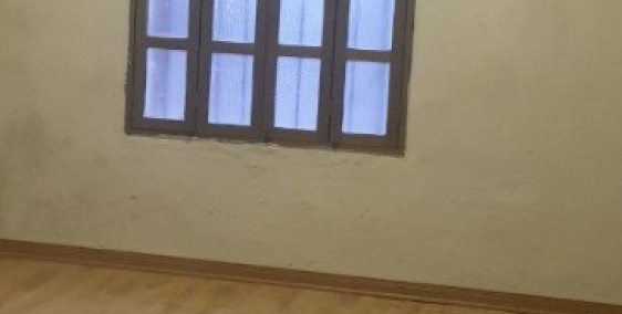 Cho thuê nhà: phòng 405, nhà E7, tập thể Phương Mai, quận Đống Đa, tp Hà Nội