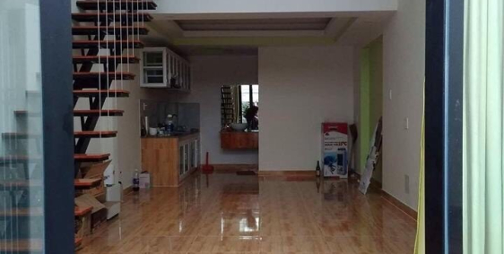 Cho thuê nhà nguyên căn 1 trệt 1 gác 100m2 có sân để xe hơi giá chỉ 6tr5/tháng