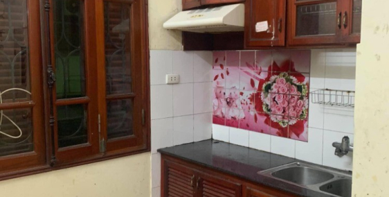 Cho thuê nhà 3 tầng ngõ 565 đường nguyễn trãi(đối diện đại học Hà Nội)