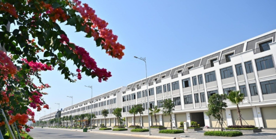 Biệt Thự View Sông, ngay QL1A giá chỉ 3.5 tỷ CK 10%