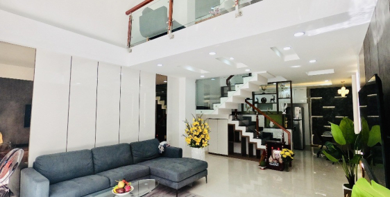 Bán gấp nhà Ngã Tư Ga Q12 , 1 trệt 1 lửng 3 lầu SHR