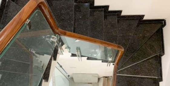 Bán nhà ngõ 279 Đội Cấn, rẻ đẹp, ô tô vào, lô góc, DT 47m2, giá 5.7 tỷ