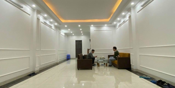 Bán gấp nhà 7 tầng Thang máy Phố Hoàng Cầu với DT55m. Giá 14.8 tỷ