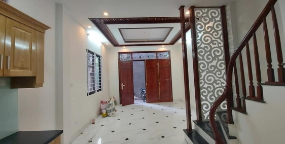 Cần Bán Gấp Nhà Bờ Sông Sét 35m 5 tầng MT 4m KD Ô TÔ Tránh Nhỉnh 3 tỷ.