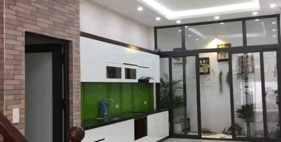 Bán nhà Đường Phố Trạm, Phường Cự Khối, Quận Long Biên, 4.5 tầng, 3 ngủ, 2.62 tỷ