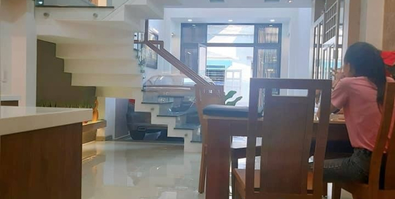 Bán nhà Quận 10, Bà Hạt, Nhà Hẻm xe hơi cách vài m, ở ngay chỉ 4 tỷ.