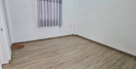 Mặt tiền nhà 5m xe hơi đỗ cửa,cách Đ.Hoàng Hoa Thám QBT chỉ 50m 3,55tỷ