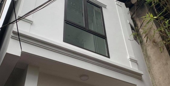 Nhà chính chủ, chợ Nhật Tân, Tây Hồ, Dt 31/35t2m2, 3 tầng, giá 2.85 tỷ