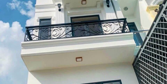 Bán nhà 1 trệt 3 lầu Hiệp Thành 1 giá chỉ 3tỷ7 đường 5m ô tô ra vào. Nhà mới đẹp