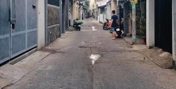 Bán nhà Hồ Bá Kiện Quận 10 hẻm xe hơi, 3 tầng giá chỉ 2.5 tỉ