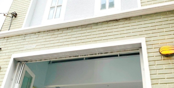 Nhà (4*10m) lửng, lầu, ST, 4pn, 5wc hẻm 233 Nguyễn Trãi P2 Q5