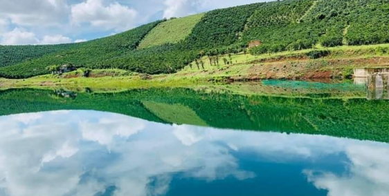 CẦN BÁN LÔ ĐẤT NGHỈ DƯỠNG VIEW HỒ ĐẸP BẢO LỘC ,LÂM ĐỒNG -500m2 (590TR)