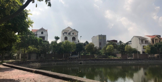 Cần bán lô đất mặt hồ Hòa Bình, TP HD, 224m2, mt 16m, 7.85 tỷ, vị trí rất đẹp