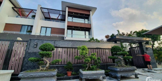 Chính chủ bán suất ngoại giao biệt thự biển 300m2 có sổ view biển KĐT Vân Đồn
