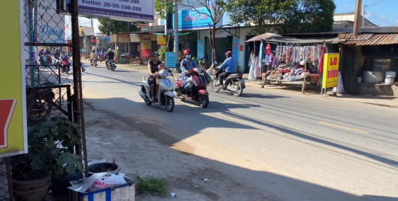 Nhà ngộp mặt tiền Phan Văn Hớn. DT 4X30 gần kế  Cầu Bà Mẫn hoặc cây xăng 61.