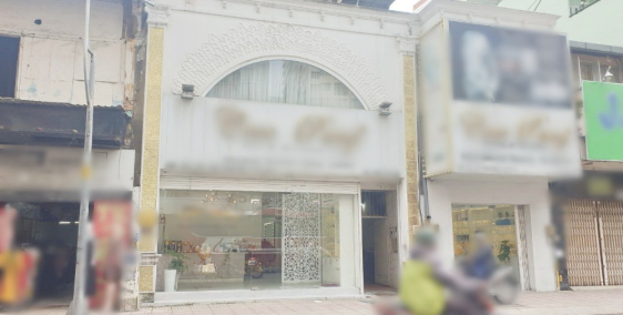 Cho thuê nhà (5.5 *12m) mặt tiền đường Trần Hưng Đạo B, P11, Q5