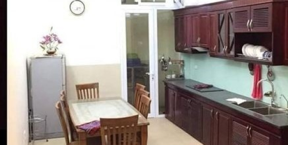 Cho thuê nhà mới tại Nguyễn Khánh Toàn 50m2 x 4T, 5PN, đủ đồ, giá 13tr/ tháng