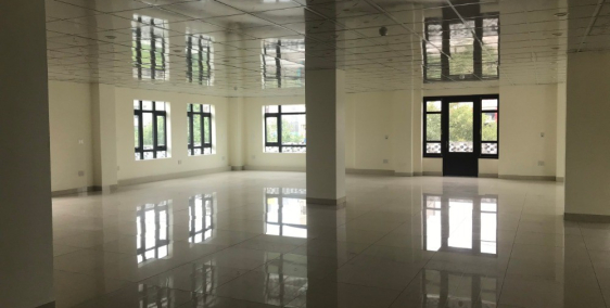 Cho thuê nhà lô góc đường Trường Chinh, Hải Dương 350m2/sàn, có thang máy, hầm đ