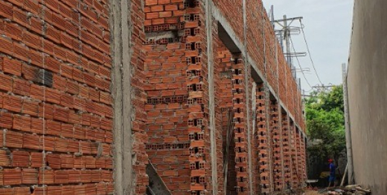 Bán nhà lầu giá 600 triệu, cách QL 1A 100M