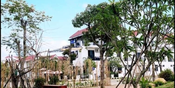 chỉ còn 2 căn nhà đẹp phân khu C royal park nằm trên trục đường 60m