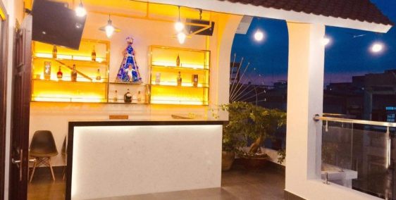 Bán biệt thự trung tâm Q10 3 mặt HXH kinh doanh CMT8, 4 tầng lung linh,144m2