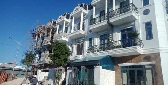 Nhà phố biệt thự kiểu Pháp nằm ngay TT Tp Thủ Dầu Một giá 2 tỷ 7