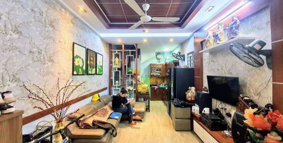 Bán nhà phố Hoàng Quốc Việt, Lô góc, ô tô, Kinh Doanh, 65m2 x6T, nhỉnh 19 tỷ