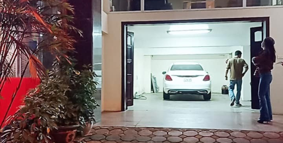 Bán nhà phố Hoàng Quốc Việt, vỉa hè 4m, ô tô dừng đỗ. DT 88m2, 8T, MT 7.5m, 20 Tỷ