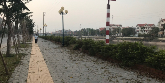 Bán nhà mặt phố Lạc Long Quân, Đông Nam Cường, HD 81m2, mt 4.5m, 4 tầng, view sô