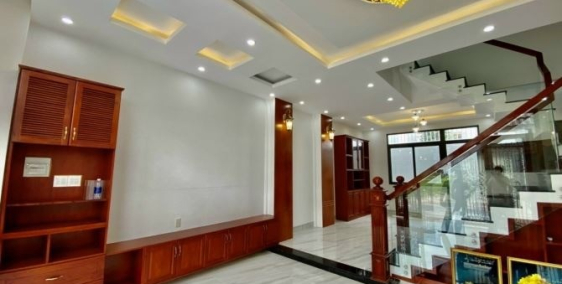 BÁN NHÀ GIÁ RẼ ĐẦU TƯ, ĐỐI DIỆN TRƯỜNG HỌC. SỔ RIÊNG. HỖ TRỢ TRẢ GÓP 0% LÃI SUẤT