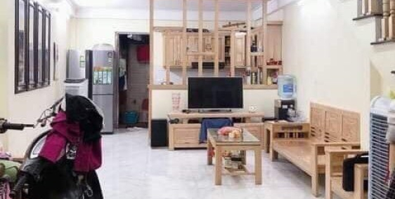 Cần Bán Gấp Nhà Phố Ngọc Thuỵ 46m2 Giá Nhỉnh 2 tỷ