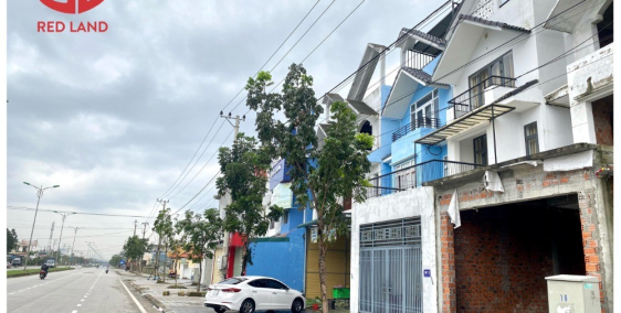 Mặt Tiền Tỉnh Lộ 10 Nhà 4 Tầng Kinh Doanh Sầm Uất.